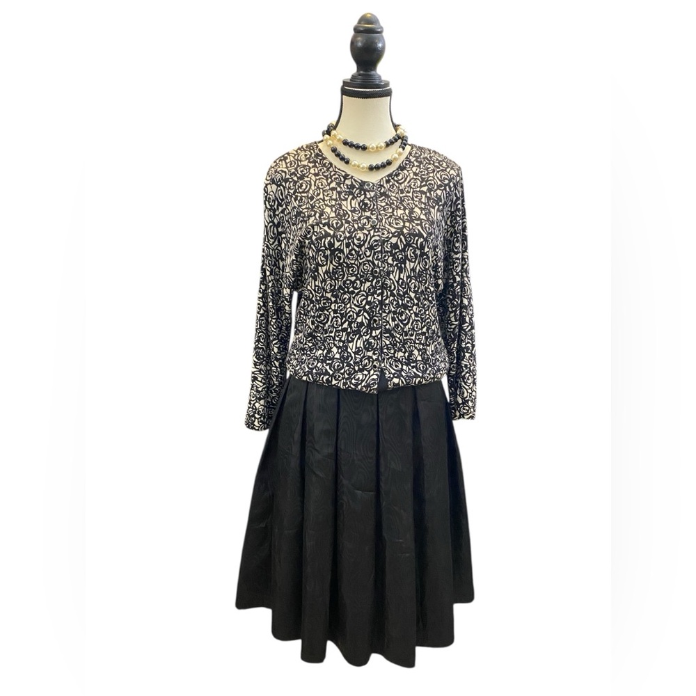 Silk and cashmere short cardigan like new size M/L